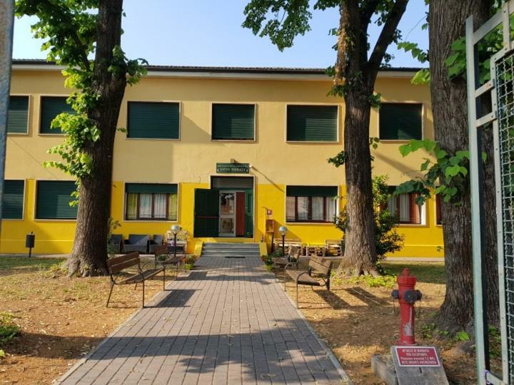 מונטניאנה Ostello Citta' Murata מראה חיצוני תמונה